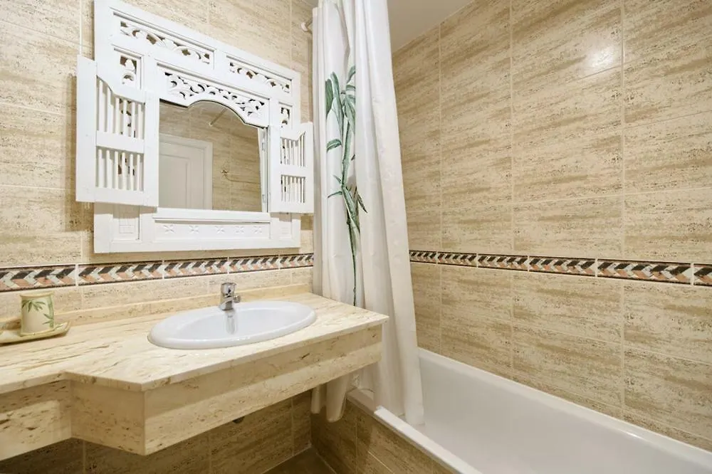 Senorio De Gonzaga: Spacious 2-Bedroom with Pool in Nueva Andalucia Marbella 0*,