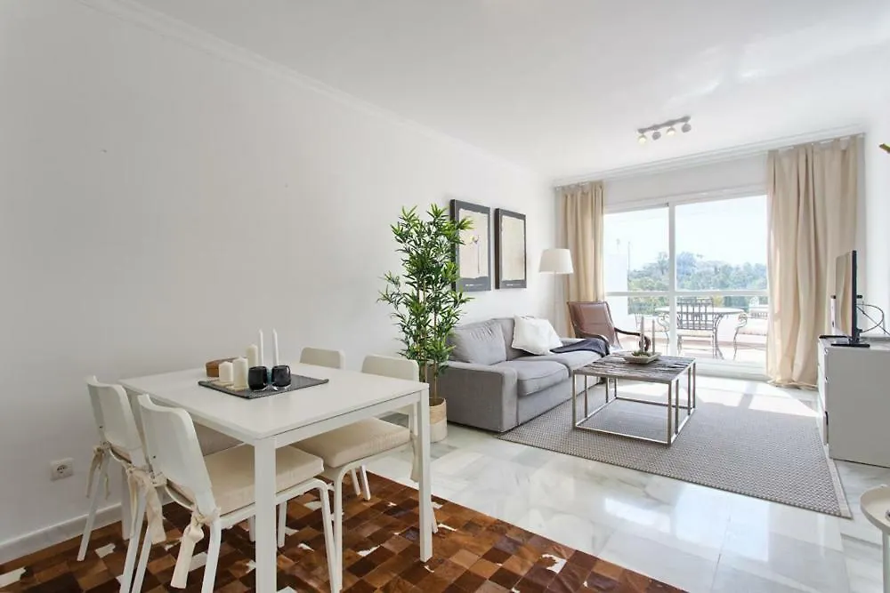 Apartment Senorio De Gonzaga: Spacious 2-Bedroom with Pool in Nueva Andalucia Marbella