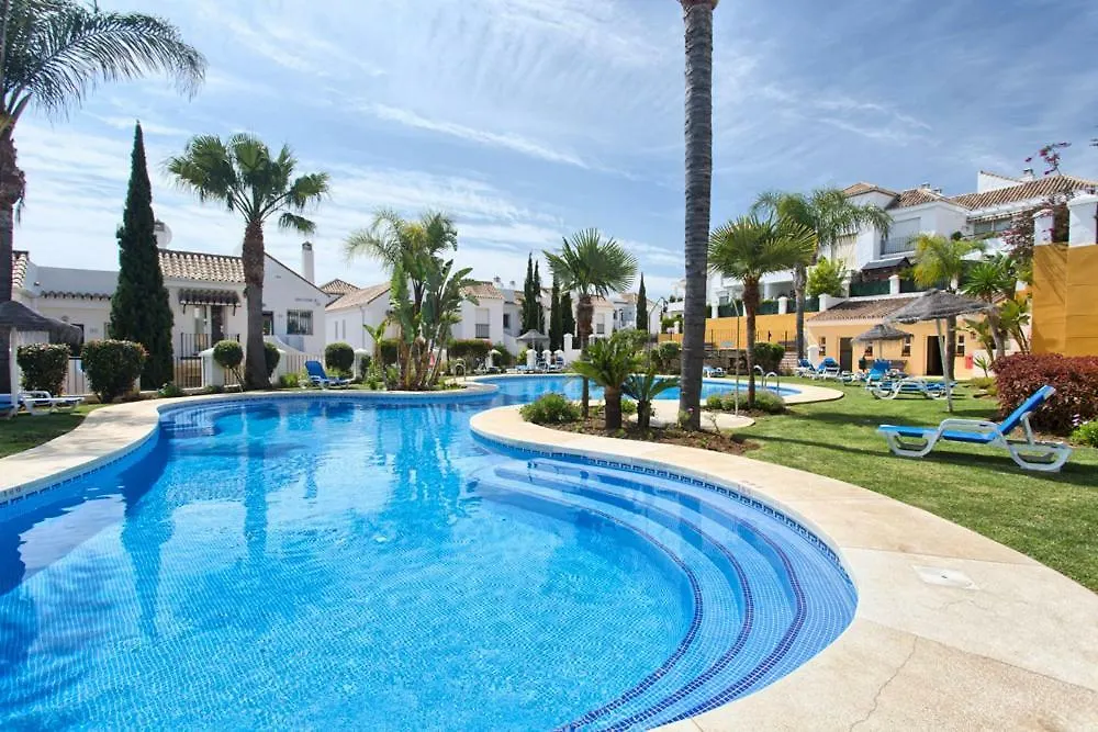 Senorio De Gonzaga: Spacious 2-Bedroom with Pool in Nueva Andalucia Marbella 0*,