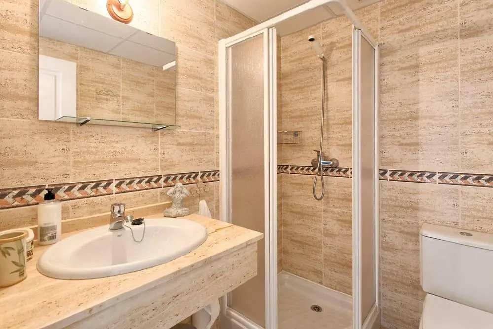 Senorio De Gonzaga: Spacious 2-Bedroom with Pool in Nueva Andalucia Marbella Apartment