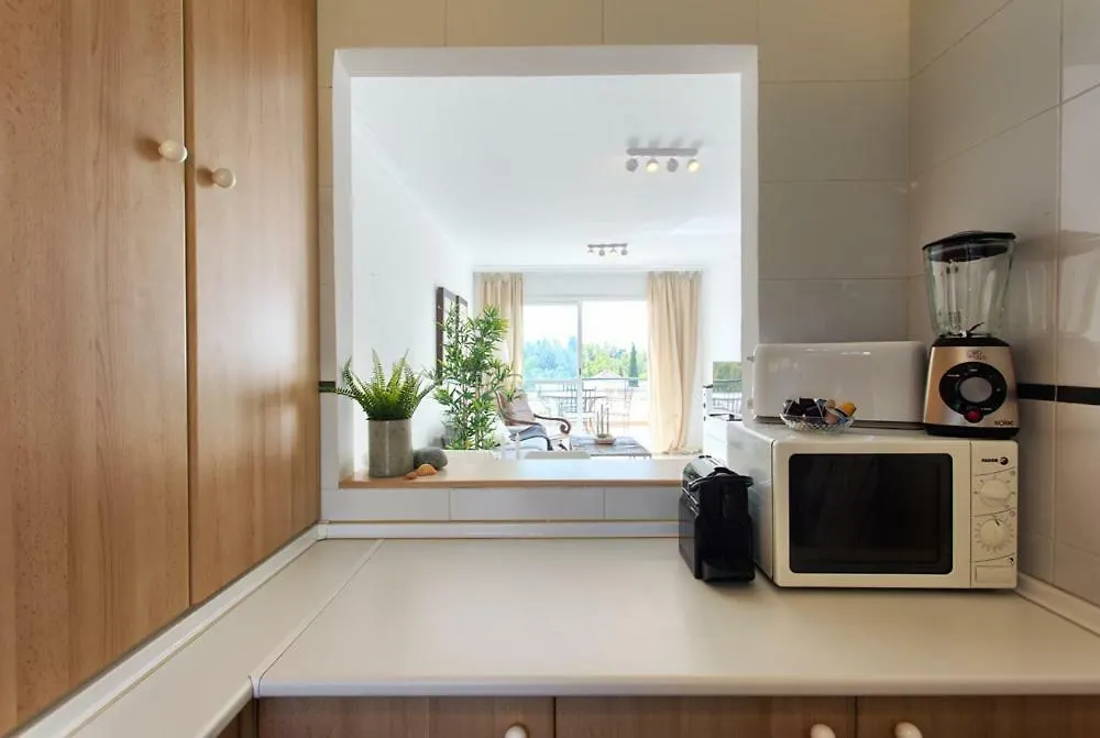 Apartment Senorio De Gonzaga: Spacious 2-Bedroom with Pool in Nueva Andalucia Marbella