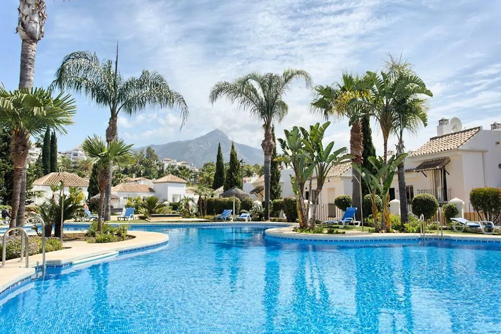 Apartment Senorio De Gonzaga: Spacious 2-Bedroom with Pool in Nueva Andalucia Marbella Spain