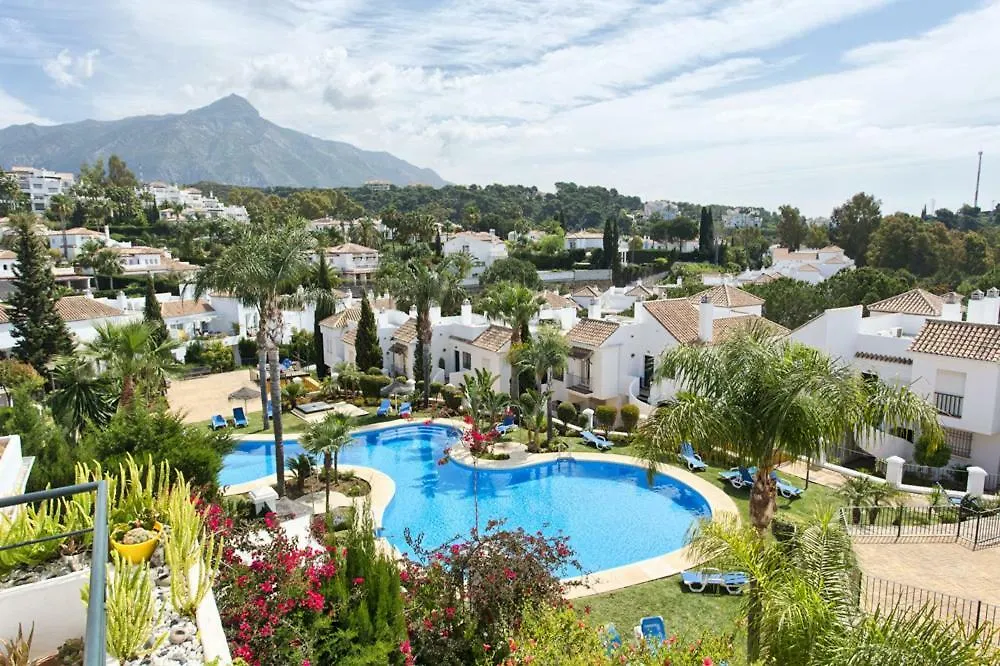 Senorio De Gonzaga Great 2 Bedroom Apartment With A Lovely Community Pool In The Heart Of Nueva Andalucia Marbella