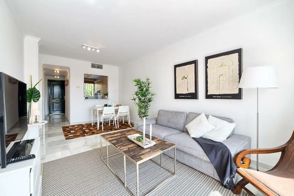 Senorio De Gonzaga Great 2 Bedroom Apartment With A Lovely Community Pool In The Heart Of Nueva Andalucia Marbella Španělsko